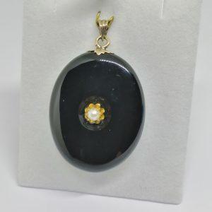 pendentif en onyx avec perle milieu 19ième siècle