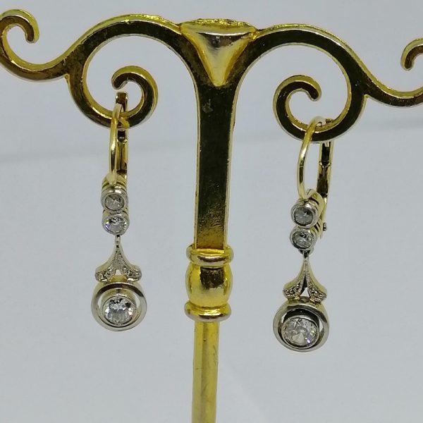 paire de boucles d'oreilles en or et platine avec diamants époque art déco