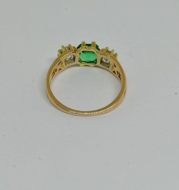 bague en or rosé avec diamants et émeraude 1890