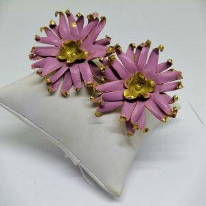 grande broche en laiton motifs de fleurs peintes 1900