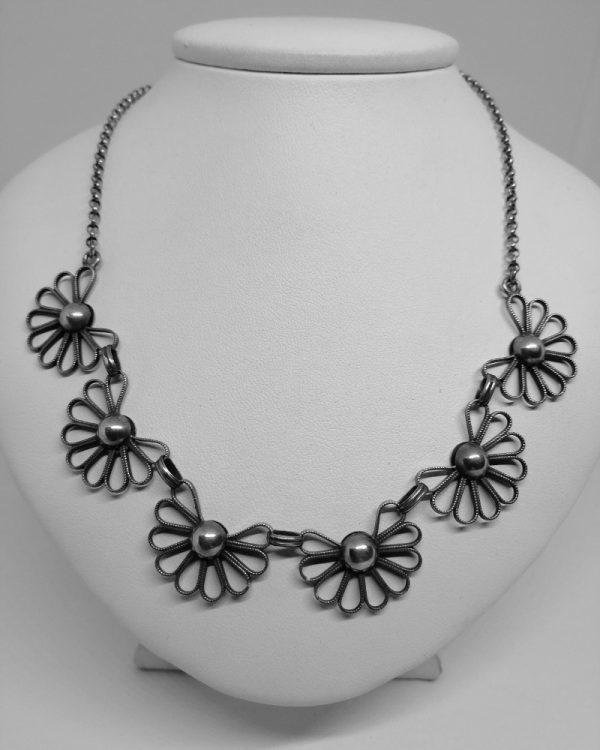 Collier argent demi-fleurs ajourées art déco