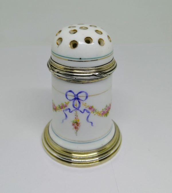 saupoudreuse porcelaine et argent signé Gustave Keller 1900