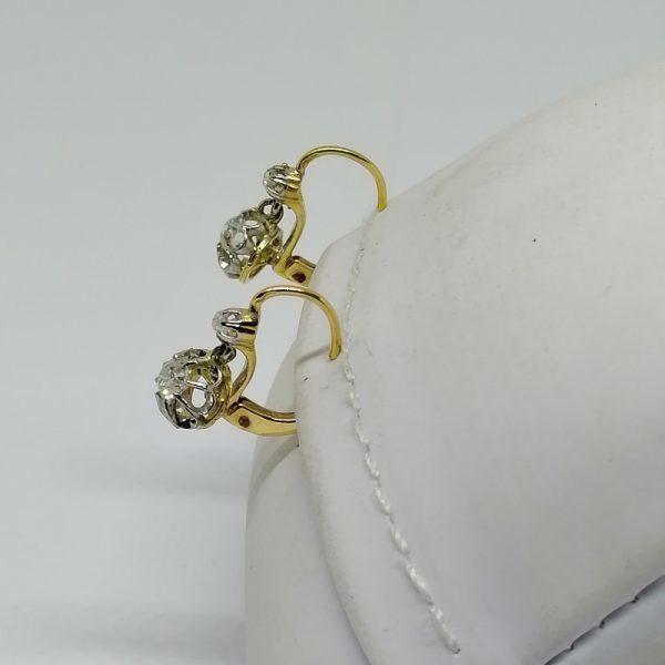 Paire de boucles d'oreilles, or et diamants. – Image 3