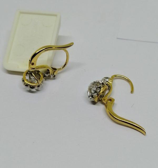Paire de boucles d'oreilles, or et diamants. – Image 5