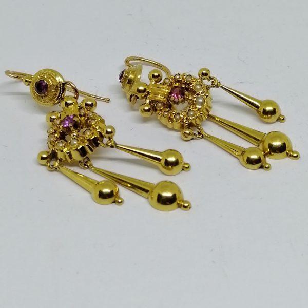 boucles d'oreilles pendantes en or avec améthystes et perles fines vers 1870
