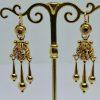 paire de boucles d'oreilles pendantes en or avec améthystes et perles fines vers 1860-80