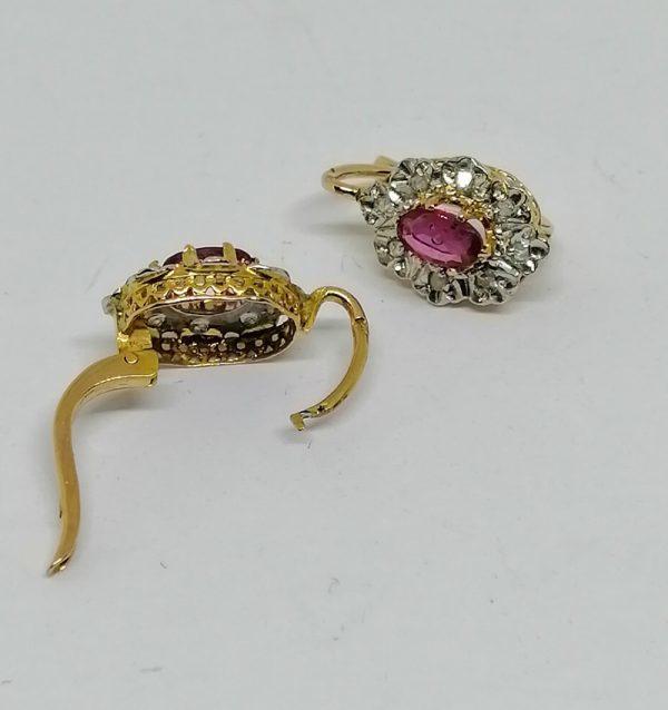 boucles d'oreilles en or avec rubis et roses de diamants vers 1890
