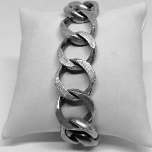 bracelet argent grosse maille gourmette travail en brossé mat bijou vintage vers 1960-80