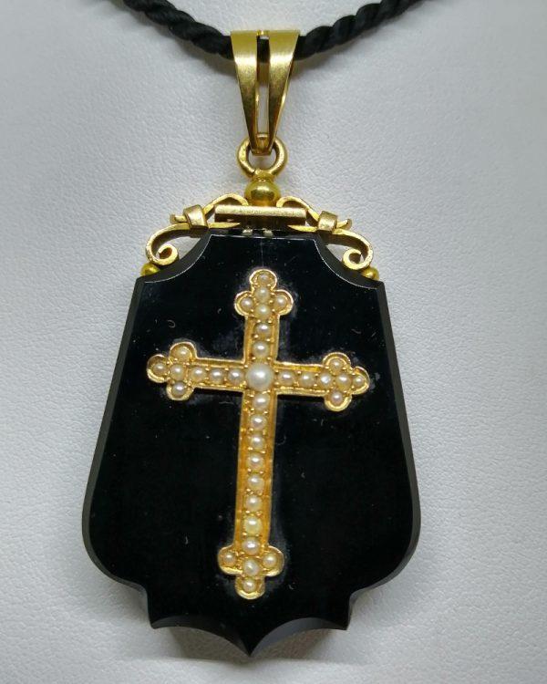 gros pendentif en or et onyx avec demi-perles fines vers 1860 Napoléon III