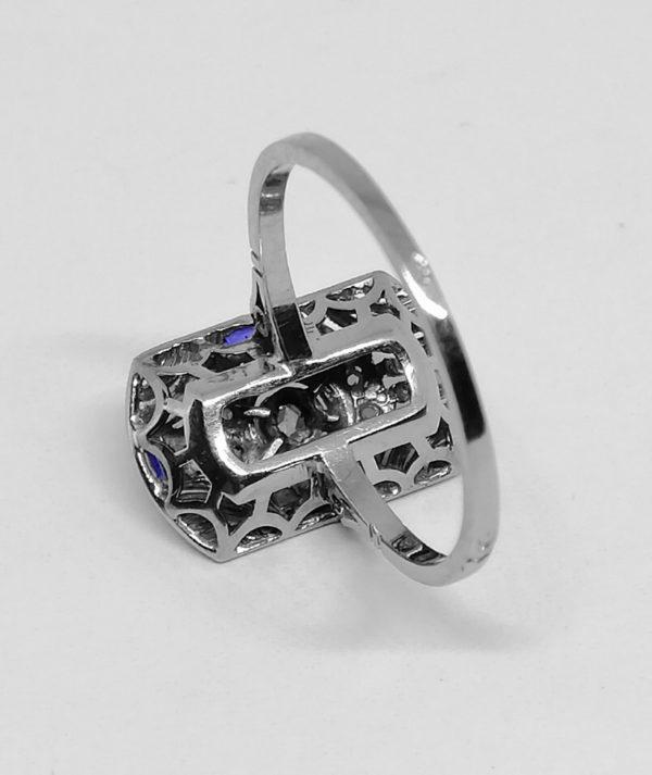 bague , or gris , platine et roses de diamants vers 1930