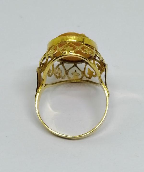 bague en or avec camée coquillage vers 1940