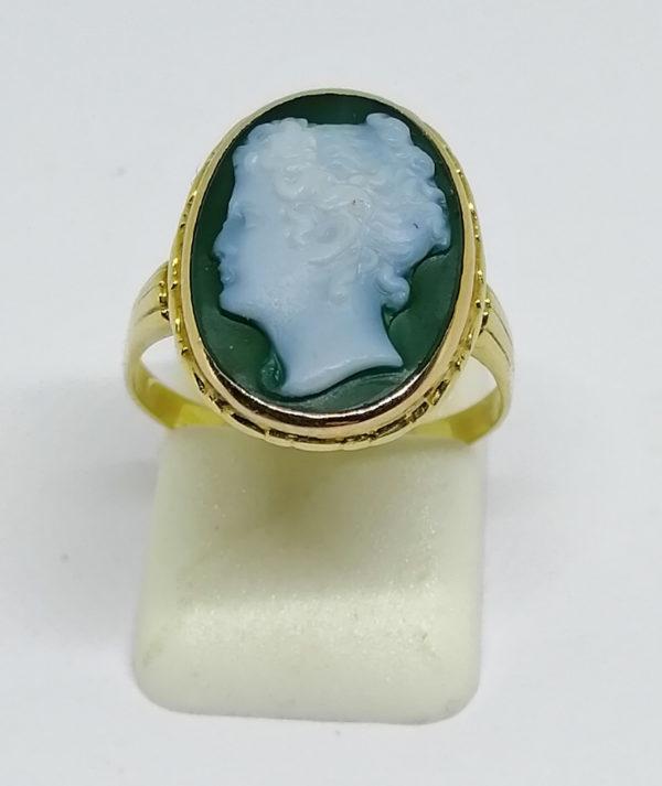 bague en or avec camée en pâte de verre art nouveau vers 1900