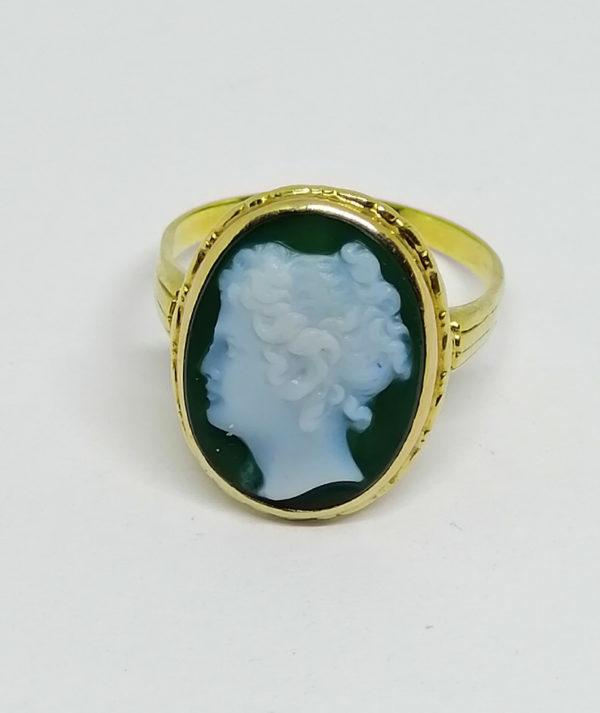 bague or jaune et camée portrait en pâte de verre art nouveau