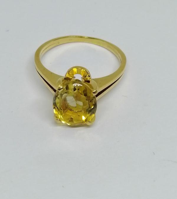 bague en or avec citrine ovale facettée vers 1950