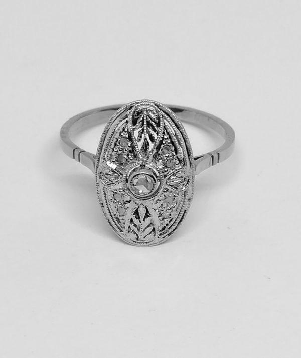 bague en or gris et platine avec roses de diamants art déco