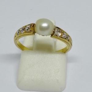 bague or jaune et grosse perle fine vers 1880