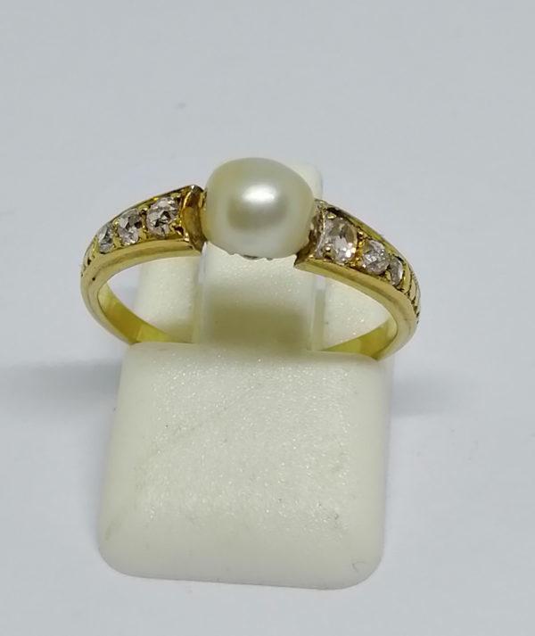 bague or jaune et grosse perle fine vers 1880