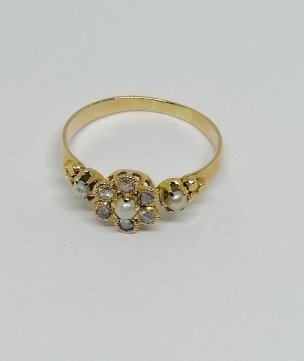 bague en or rose avec demi-perles fines et roses de diamants vers 1890