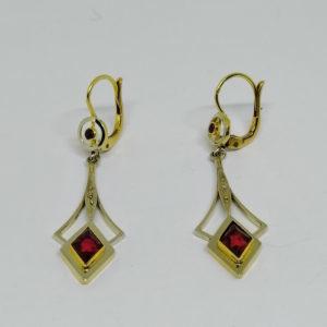 boucles d'oreilles pendantes en or époque art déco