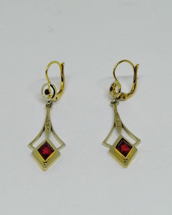 boucles d'oreilles pendantes en or époque art déco