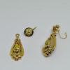 boucles d'oreilles en or rose et vert pendantes vers 1870