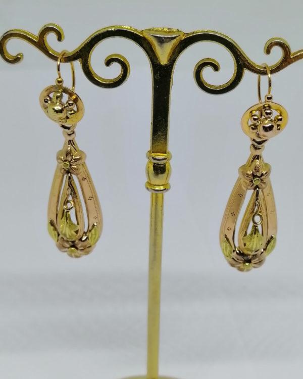 paire de boucles d'oreilles en or bicolore vers 1870