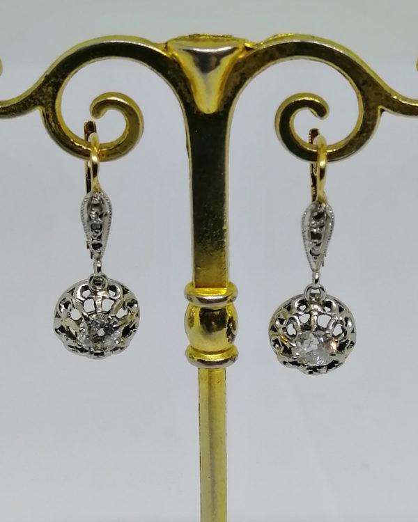 paire de dormeuses en or avec diamants de tailles anciennes vers 1900