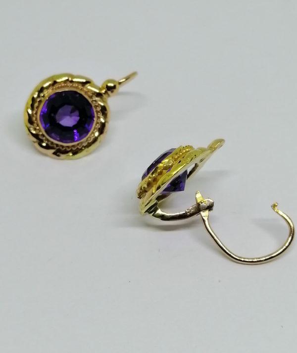 boucles d'oreilles en or avec améthystes rondes vers 1860