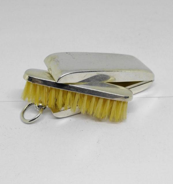 brosse à moustache et son coffret argent vers 1930