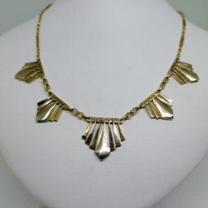 collier trois couleurs d'or avec motif géométrique art déco vers 1925