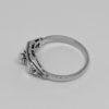 bague argent art déco de forme géométrique et saphirs blanc vers 1930.