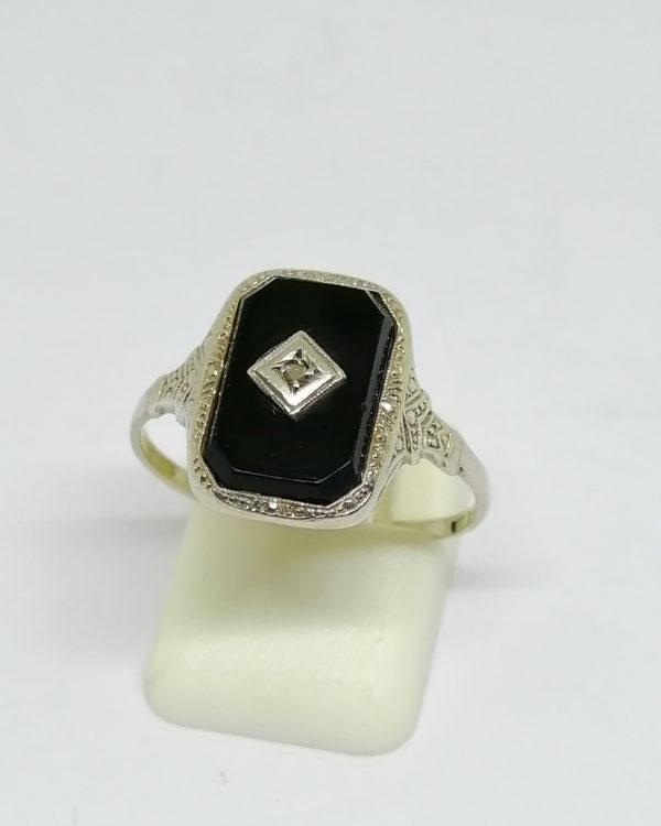 bague argent avec onyx plat et rose de diamant art déco