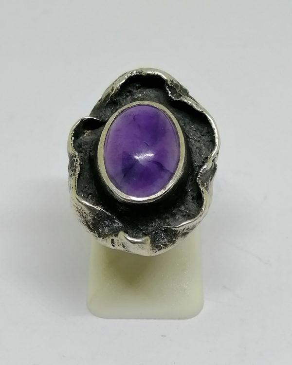 bague argent et cabochon d'améthyste vers 1950-70.
