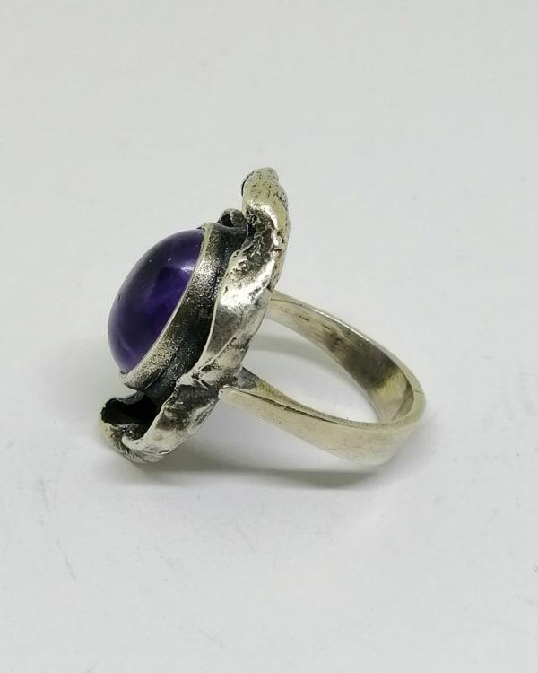 bague argent avec cabochon d'améthyste vers 1950-70