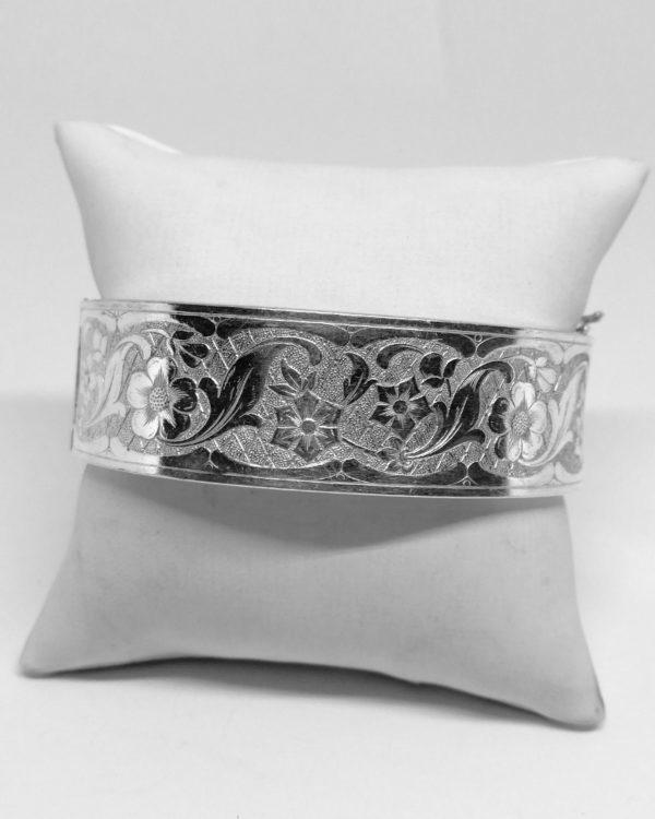 bracelet argent jonc avec motifs floraux vers 1920