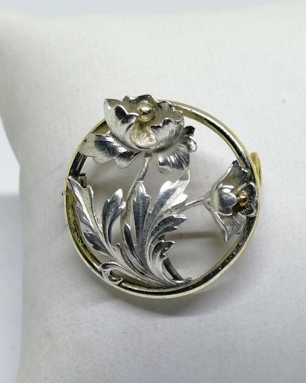 broche argent et or avec pavot typique de l'art nouveau vers 1900.