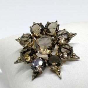 broche en argent vermeil avec pavage de quartz fumé, vers 1900.