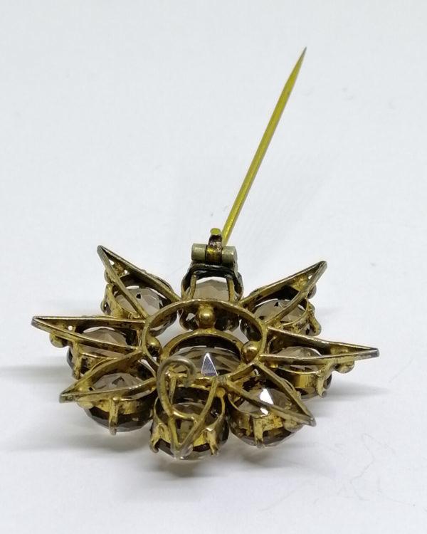 broche en argent, vermeil, avec pavage de quartz fumé naturel, vers 1900.