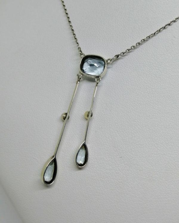 collier argent négligé avec aigue-marine et perles fines vers 1900.