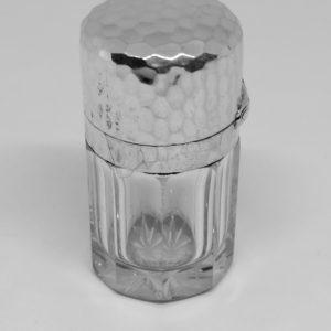 flacon à sel argent massif et cristal taillé vers 1900