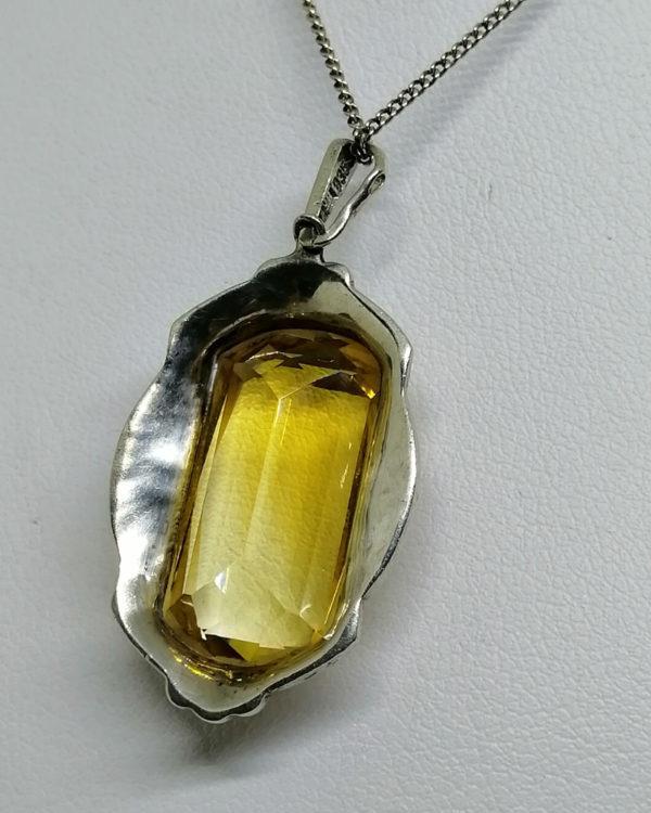 pendentif argent avec citrine et marcasites art déco, vers 1930.