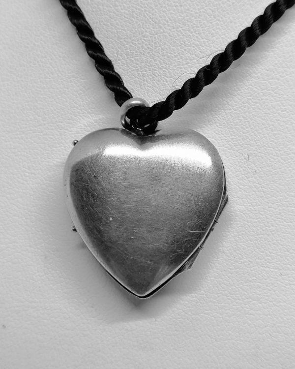 pendentif argent porte-photo en forme de coeur vers 1900, art nouveau.