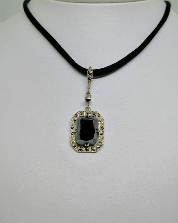 pendentif argent avec hématite et marcasites art déco vers 1930.