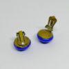 Boucles d'oreilles , clip, avec demi-boule en verre de couleur bleu. – Image 3