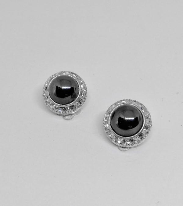 Boucles d'oreilles, clip, hématite et strass blanc. – Image 2