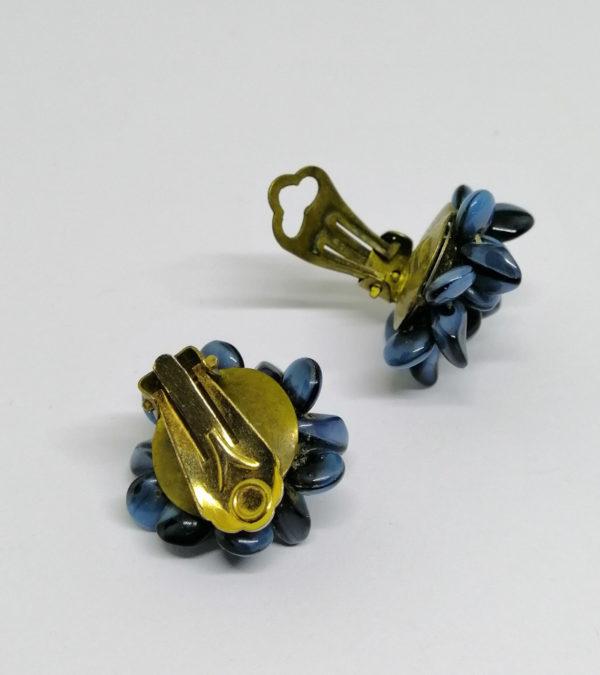 Boucles d'oreilles, clip, assemblage en verre de couleur bleu et noir. – Image 3
