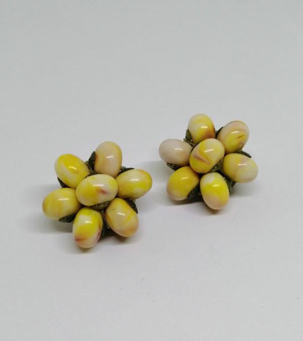 Boucles d'oreilles clip avec boules mordoré de jaune. – Image 2