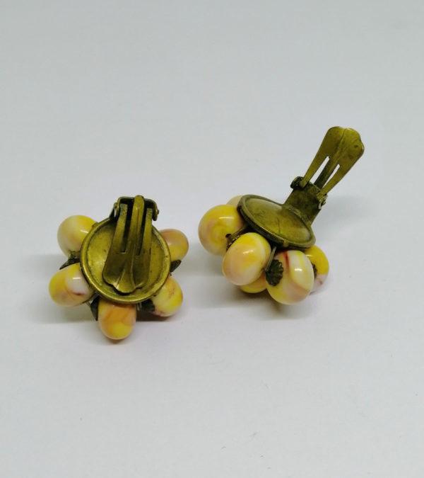 Boucles d'oreilles clip avec boules mordoré de jaune. – Image 3