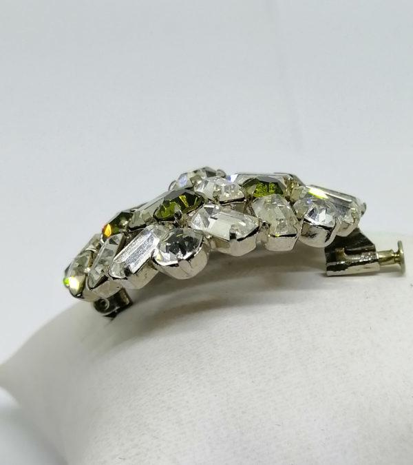 Broche avec strass blanc en baguette, et d'autres rond de couleur vert. – Image 4