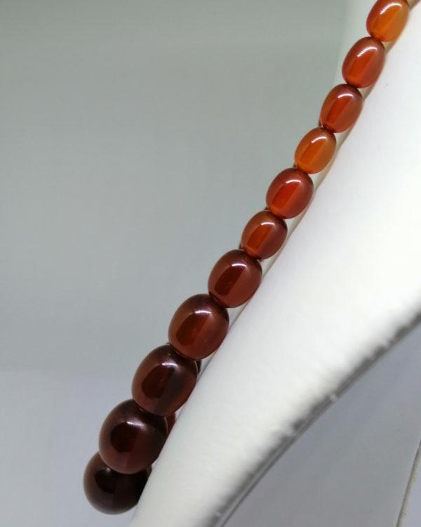 Collier en bakélite couleur ambre. – Image 3